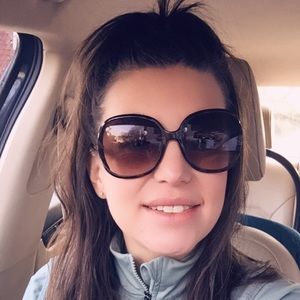 Meet your Posher, Kari